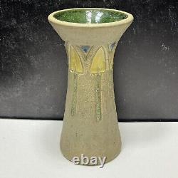 Roseville Mostique Gray 1916 Arts And Crafts Pottery Yellow Flower Vase 164-10