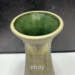 Roseville Mostique Gray 1916 Arts And Crafts Pottery Yellow Flower Vase 164-10