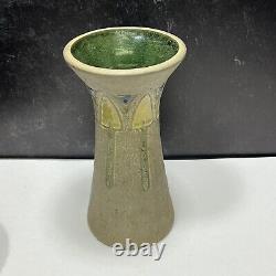 Roseville Mostique Gray 1916 Arts And Crafts Pottery Yellow Flower Vase 164-10