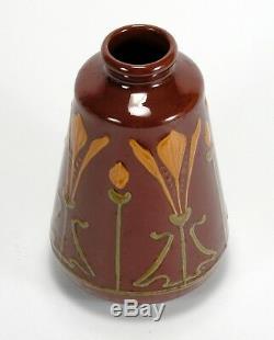 Roseville Pottery Crocus 7 Art Nouveau floral slip arts & crafts rust red
