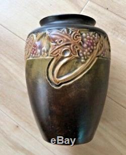 Roseville Pottery Vase Rosecraft Arts and Craft Grapes, Leaves, Vines Antique