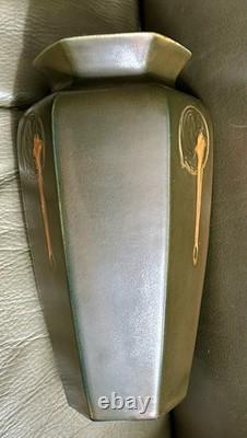 Roseville Rosecraft Hexagon 1924 Vintage Arts and Crafts Pottery Vase. 8.5tall