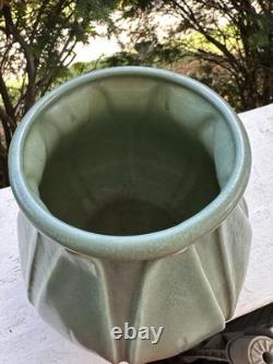 Royal Haeger 1990s Arts And Crafts Style Pottery Matte Green Tulip Vase