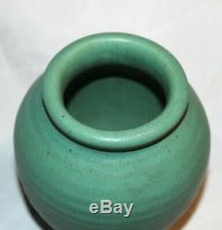 Scarce Teco Pottery Matte Green Ribbed Vase Arts Crafts Bungalow Double Mark