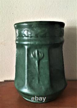 TECO style pottery matte green arts and crafts vase, Zanesville