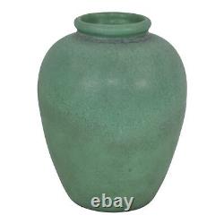 Teco Antique Arts And Crafts Pottery Hand Crafted Matte Green Ceramic Vase 200