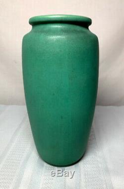 Teco Pottery, Matte Green Large Tapered Swollen Form, Arts & Crafts, Very Nice