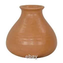 Teco Vintage Antique Arts And Crafts Pottery Matte Brown Ribbed Ceramic Vase 51