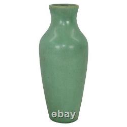 Teco Vintage Antique Arts And Crafts Pottery Matte Green Ceramic Vase 194