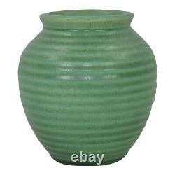 Teco Vintage Antique Arts And Crafts Pottery Matte Green Ribbed Bulbous Vase 359
