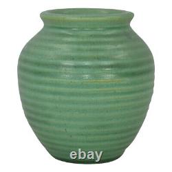 Teco Vintage Antique Arts And Crafts Pottery Matte Green Ribbed Bulbous Vase 359