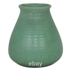 Teco Vintage Antique Arts And Crafts Pottery Matte Green Ribbed Vase 367 (Gates)