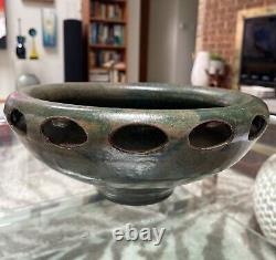 VTG 85' Arts And Crafts Pottery Cut Out Design Flying Saucer Vessel Bowl Signed