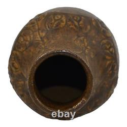 Van Briggle 1907-12 Arts And Crafts Pottery Mottled Matte Brown Berries Vase 67