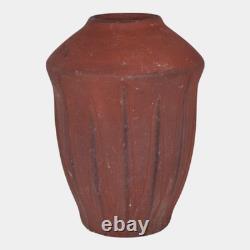Van Briggle 1907 Arts And Crafts Pottery Red Bisque Yucca Leaf Vase 454
