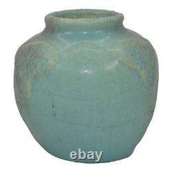 Van Briggle 1913 Arts And Crafts Pottery Moth Blue Ceramic Vase 683