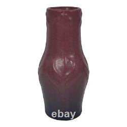 Van Briggle 1918 Arts And Crafts Pottery Mulberry Red Stylized Flowers Vase 821