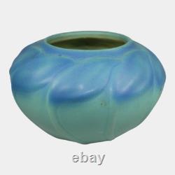 Van Briggle 1920s Vintage Arts And Crafts Pottery Blue Ceramic Leaves Vase 510