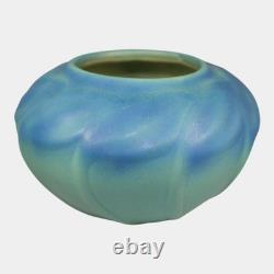 Van Briggle 1920s Vintage Arts And Crafts Pottery Blue Ceramic Leaves Vase 510
