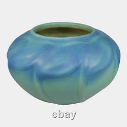 Van Briggle 1920s Vintage Arts And Crafts Pottery Blue Ceramic Leaves Vase 510