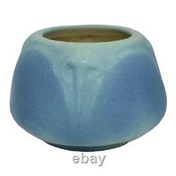 Van Briggle 1920s Vintage Arts And Crafts Pottery Leaves Blue Ceramic Vase 698