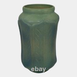Van Briggle 1922-26 USA Vintage Arts And Crafts Pottery Blue Ceramic Vase 852