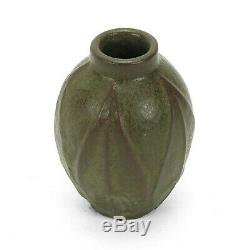 Van Briggle Pottery 1906-07 vase shape 472 Arts & Crafts matte green red clay