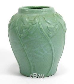 Van Briggle Pottery 1906 vase shape 404 Arts & Crafts matte blue green red clay