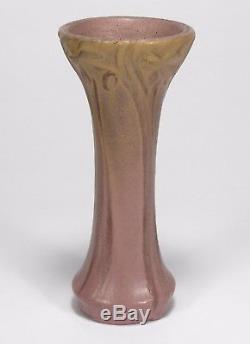 Van Briggle Pottery 1906 vase shape 458 Arts & Crafts matte bi color red clay