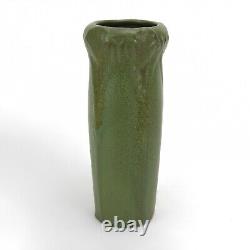 Van Briggle Pottery 1907-12 vase 10 Arts & Crafts matte two-tone green yellow