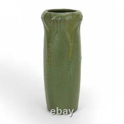 Van Briggle Pottery 1907-12 vase 10 Arts & Crafts matte two-tone green yellow