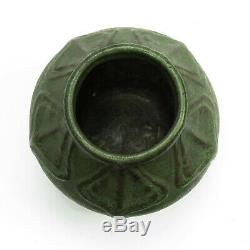 Van Briggle Pottery 1907 vase shape 495 Arts & Crafts matte green red clay