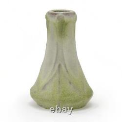 Van Briggle Pottery 1907 vase shape 631 Arts & Crafts matte green white red clay