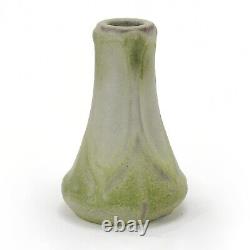 Van Briggle Pottery 1907 vase shape 631 Arts & Crafts matte green white red clay