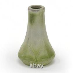 Van Briggle Pottery 1907 vase shape 631 Arts & Crafts matte green white red clay