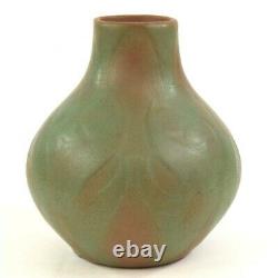 Van Briggle Pottery Arts And Crafts Quatrefoils Flowers With Leaves Shape 617