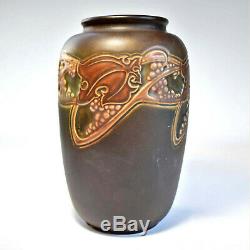 Vintage 1925 Roseville Rosecraft 8.25 in. Art Nouveau Arts & Crafts Vase