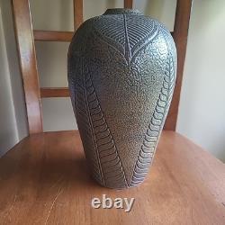 Vintage Nancee Meeker Pottery Raku Hand Carved Jar Vase Organic Arts & Crafts