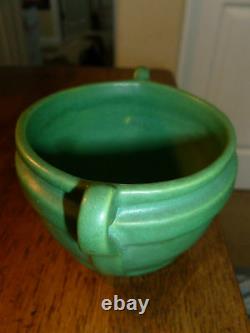 Vintage Roseville Matt Green pattern Flower pot 548 USA Arts & Crafts