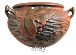 Vintage Roseville Pottery Busberry Hanging Basket #465-5