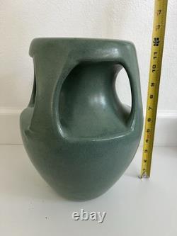 Vintage Royal Haeger Arts & Crafts Mission Revival Matte Green Vase 12