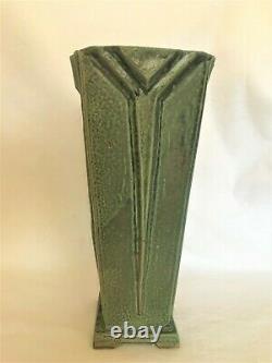 Vintage To Older Arts & Crafts Art Deco Lines Tall Pottery Vase Grueby Era