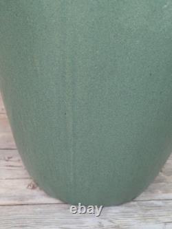 Vintage ZANESVILLE Matte Green Arts And Crafts Pottery Vase 12