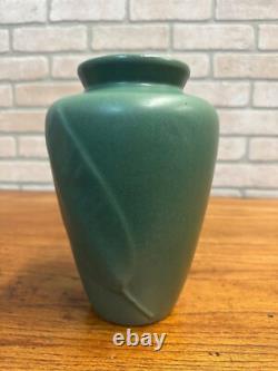 Vintage Zanesville Pottery Arts & Crafts Tobacco Leaf Vase Matte Green