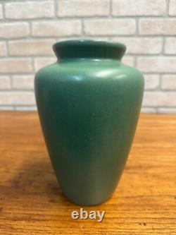 Vintage Zanesville Pottery Arts & Crafts Tobacco Leaf Vase Matte Green