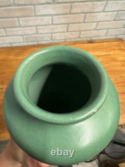 Vintage Zanesville Pottery Arts & Crafts Tobacco Leaf Vase Matte Green