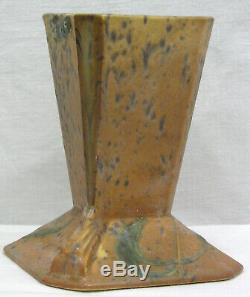 Vtg Roseville Art Pottery FUTURA Arts Crafts Vase 5 1/4 Embossed Vines 1928