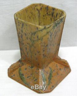 Vtg Roseville Art Pottery FUTURA Arts Crafts Vase 5 1/4 Embossed Vines 1928