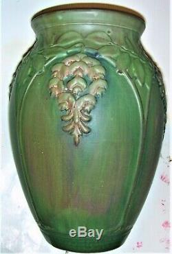 Weller Art Pottery Matt Ware Fru Russet Wisteria Vase Arts Crafts Green