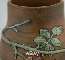 Weller Kenova 6 Arts & Crafts Urn Vase Wild Rose Blossoms/thorny Branches Mint